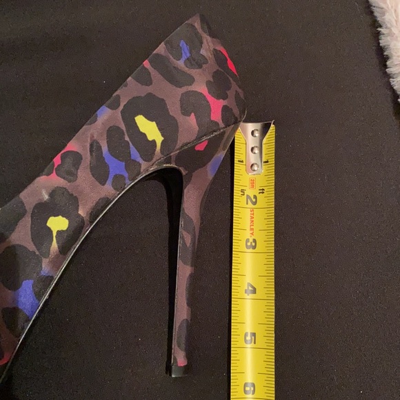 Nine West Neon cheetah Heels - Picture 8 of 8